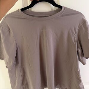 Lululemon T-Shirt